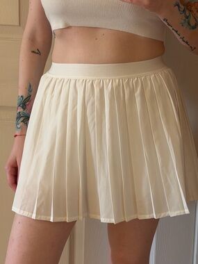 H&M Cream Pleated Mini Skirt